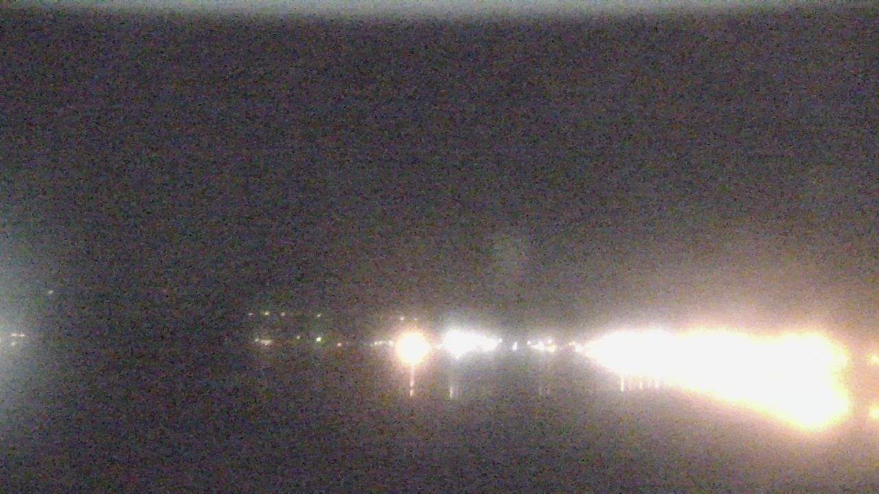 Thumbnail for current weather camera view from Wyndham Garden Lake Guntersville in Guntersville, Alabama