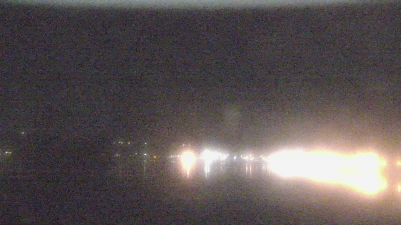 Thumbnail for current weather camera view from Wyndham Garden Lake Guntersville in Guntersville, Alabama