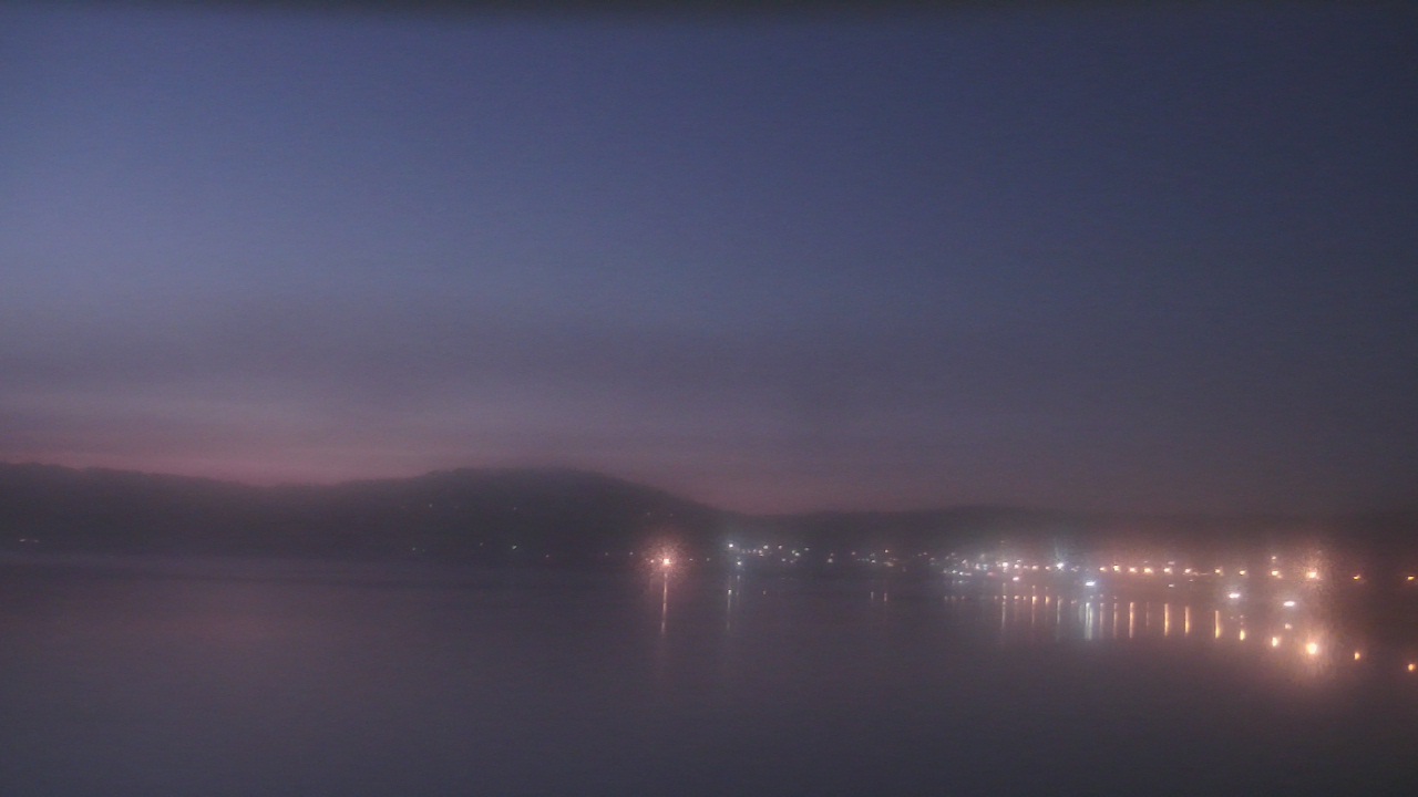 Thumbnail for current weather camera view from Wyndham Garden Lake Guntersville in Guntersville, Alabama