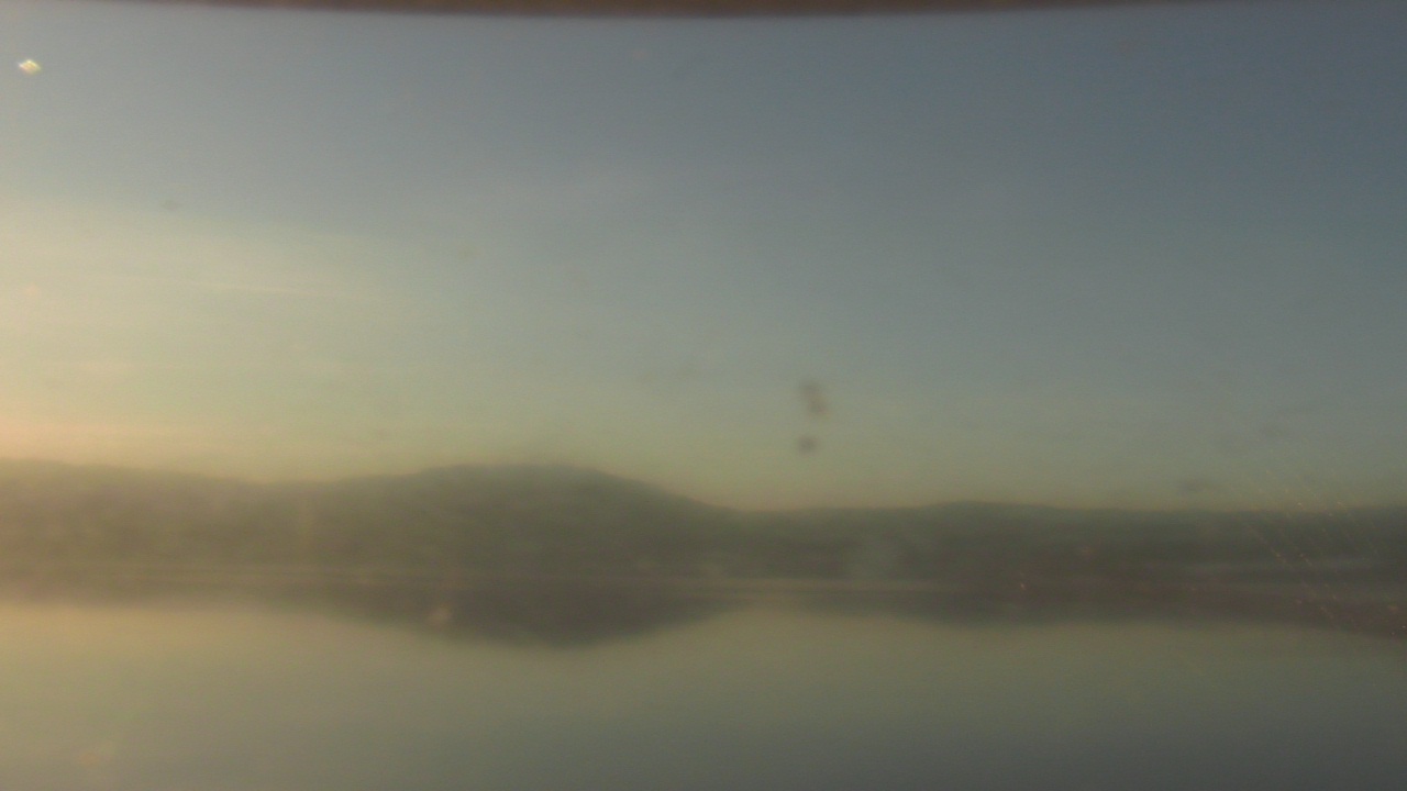 Thumbnail for current weather camera view from Wyndham Garden Lake Guntersville in Guntersville, Alabama