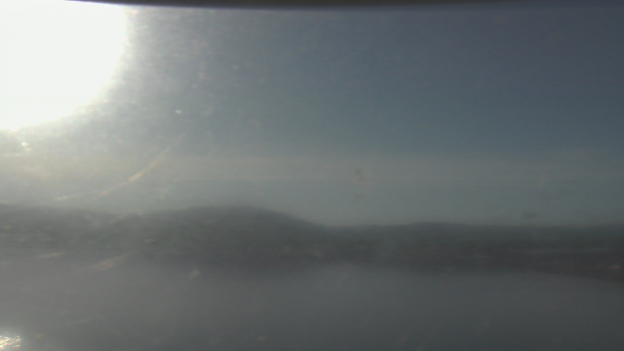 Thumbnail for current weather camera view from Wyndham Garden Lake Guntersville in Guntersville, Alabama