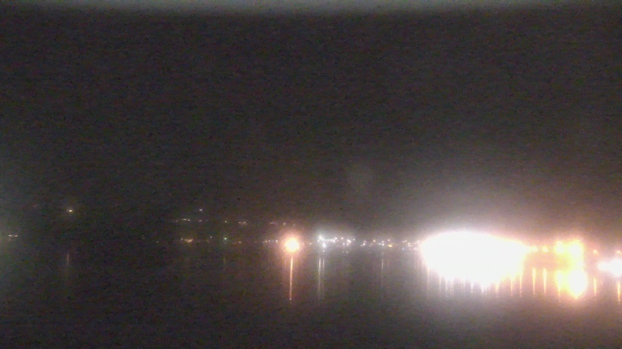 Thumbnail for current weather camera view from Wyndham Garden Lake Guntersville in Guntersville, Alabama