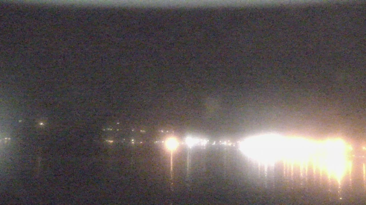 Thumbnail for current weather camera view from Wyndham Garden Lake Guntersville in Guntersville, Alabama
