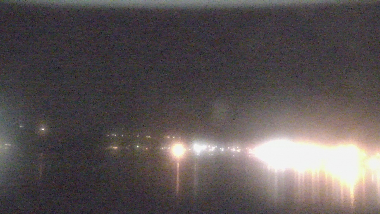 Thumbnail for current weather camera view from Wyndham Garden Lake Guntersville in Guntersville, Alabama