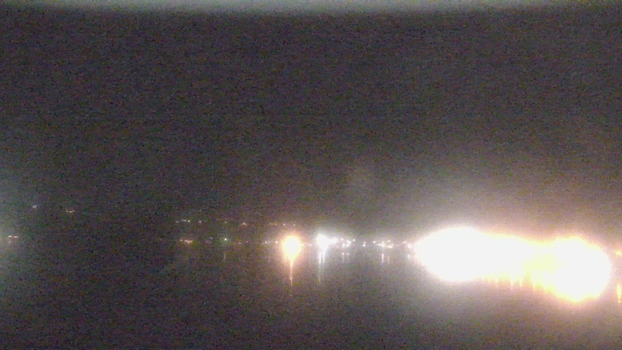 Thumbnail for current weather camera view from Wyndham Garden Lake Guntersville in Guntersville, Alabama