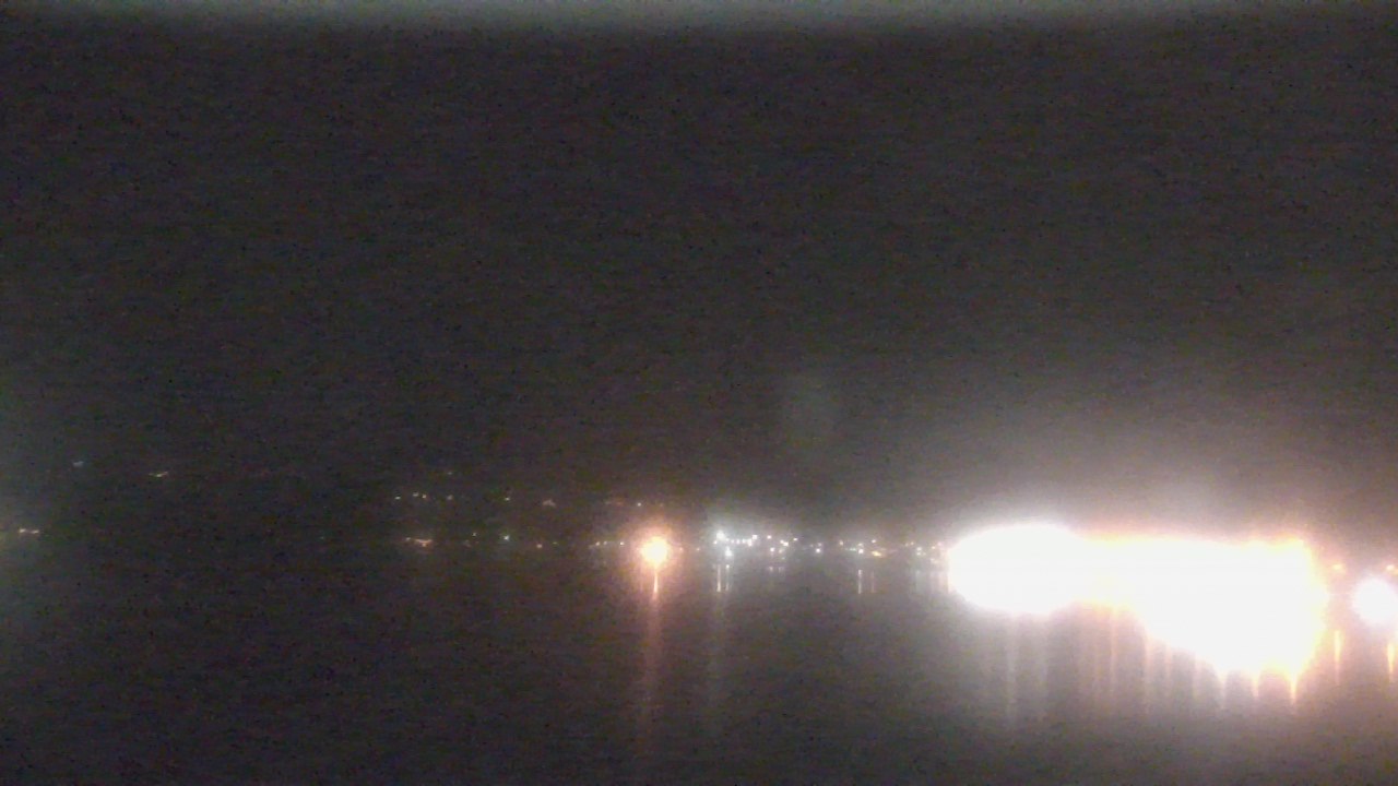 Thumbnail for current weather camera view from Wyndham Garden Lake Guntersville in Guntersville, Alabama
