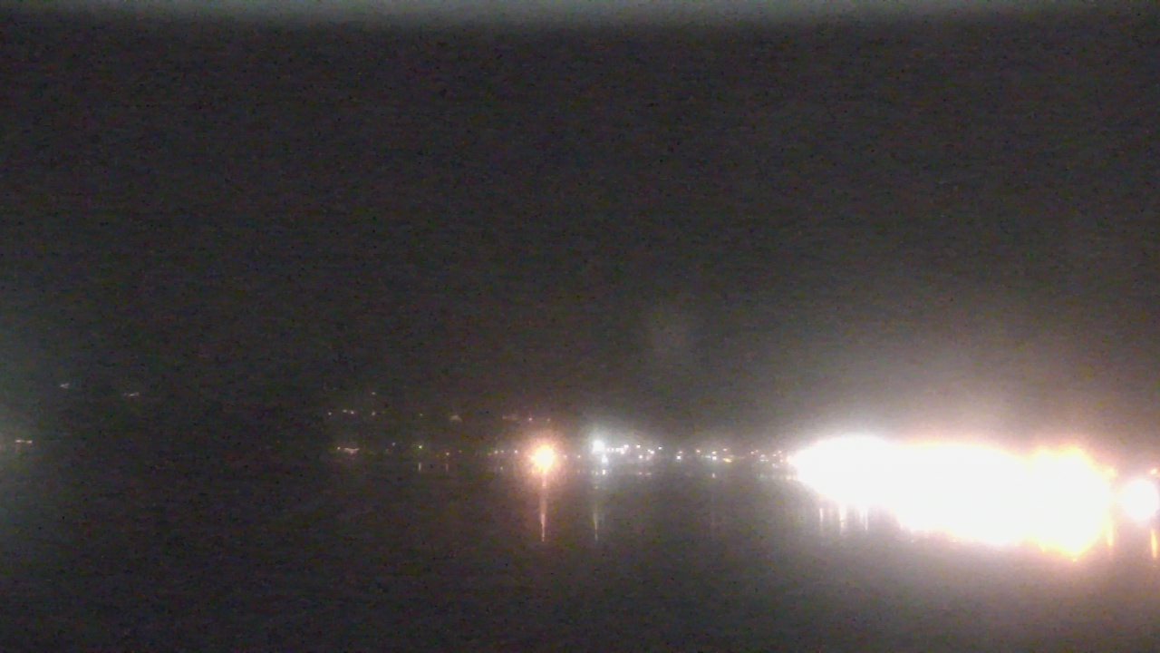 Thumbnail for current weather camera view from Wyndham Garden Lake Guntersville in Guntersville, Alabama