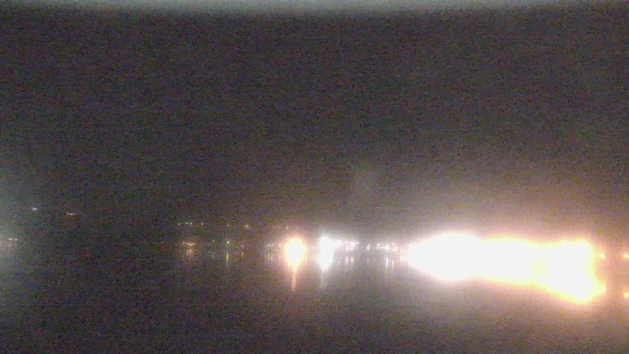 Thumbnail for current weather camera view from Wyndham Garden Lake Guntersville in Guntersville, Alabama
