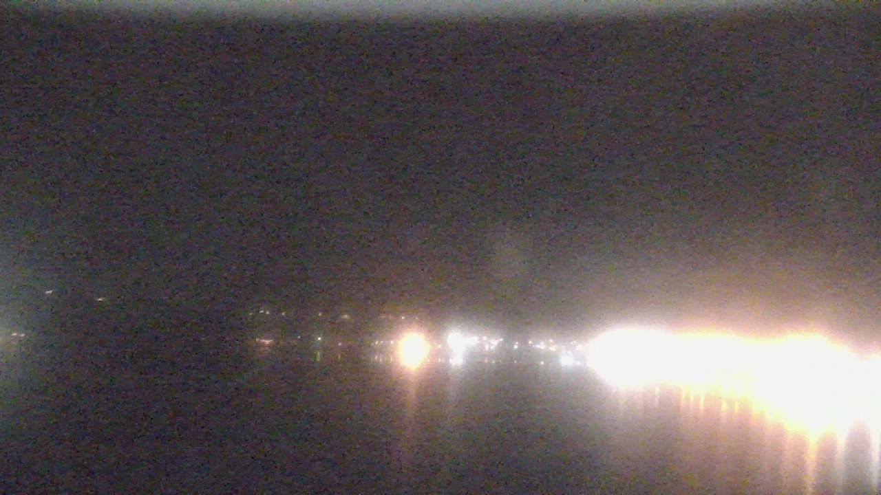 Thumbnail for current weather camera view from Wyndham Garden Lake Guntersville in Guntersville, Alabama