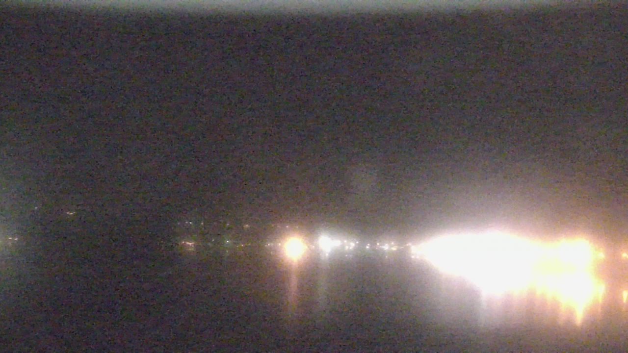 Thumbnail for current weather camera view from Wyndham Garden Lake Guntersville in Guntersville, Alabama