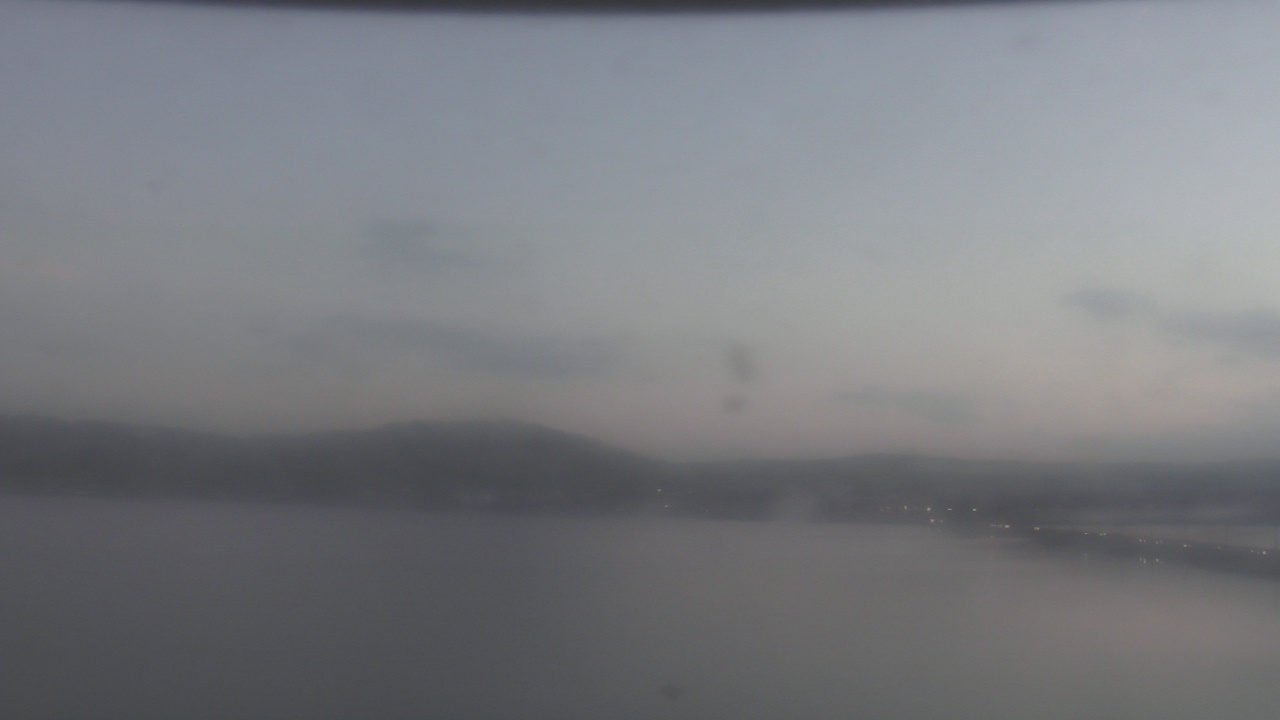 Thumbnail for current weather camera view from Wyndham Garden Lake Guntersville in Guntersville, Alabama