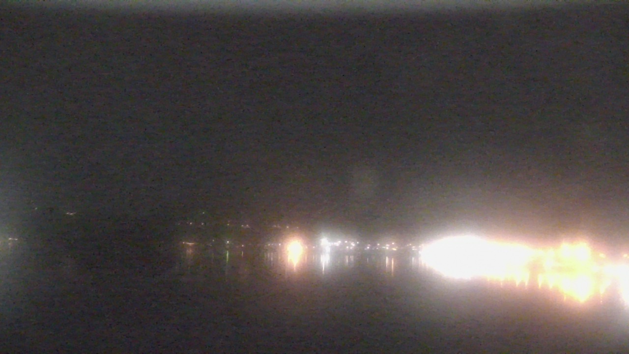 Thumbnail for current weather camera view from Wyndham Garden Lake Guntersville in Guntersville, Alabama