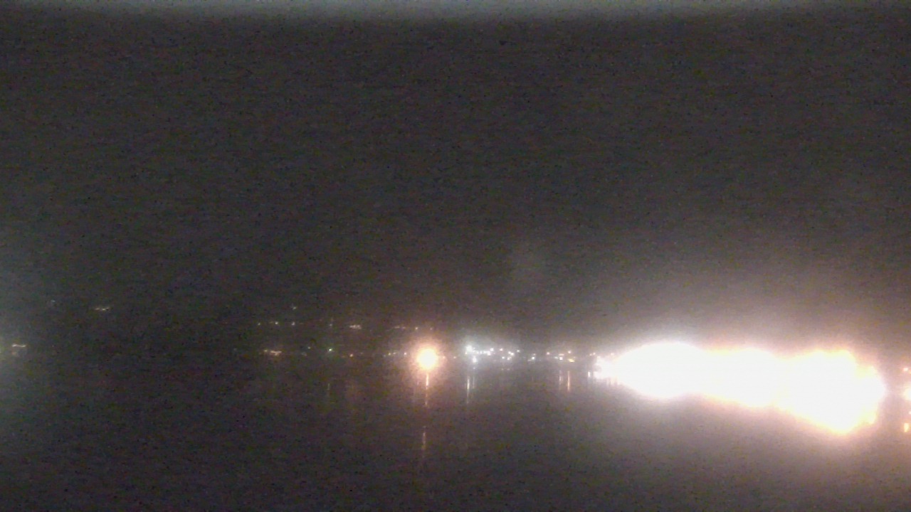 Thumbnail for current weather camera view from Wyndham Garden Lake Guntersville in Guntersville, Alabama