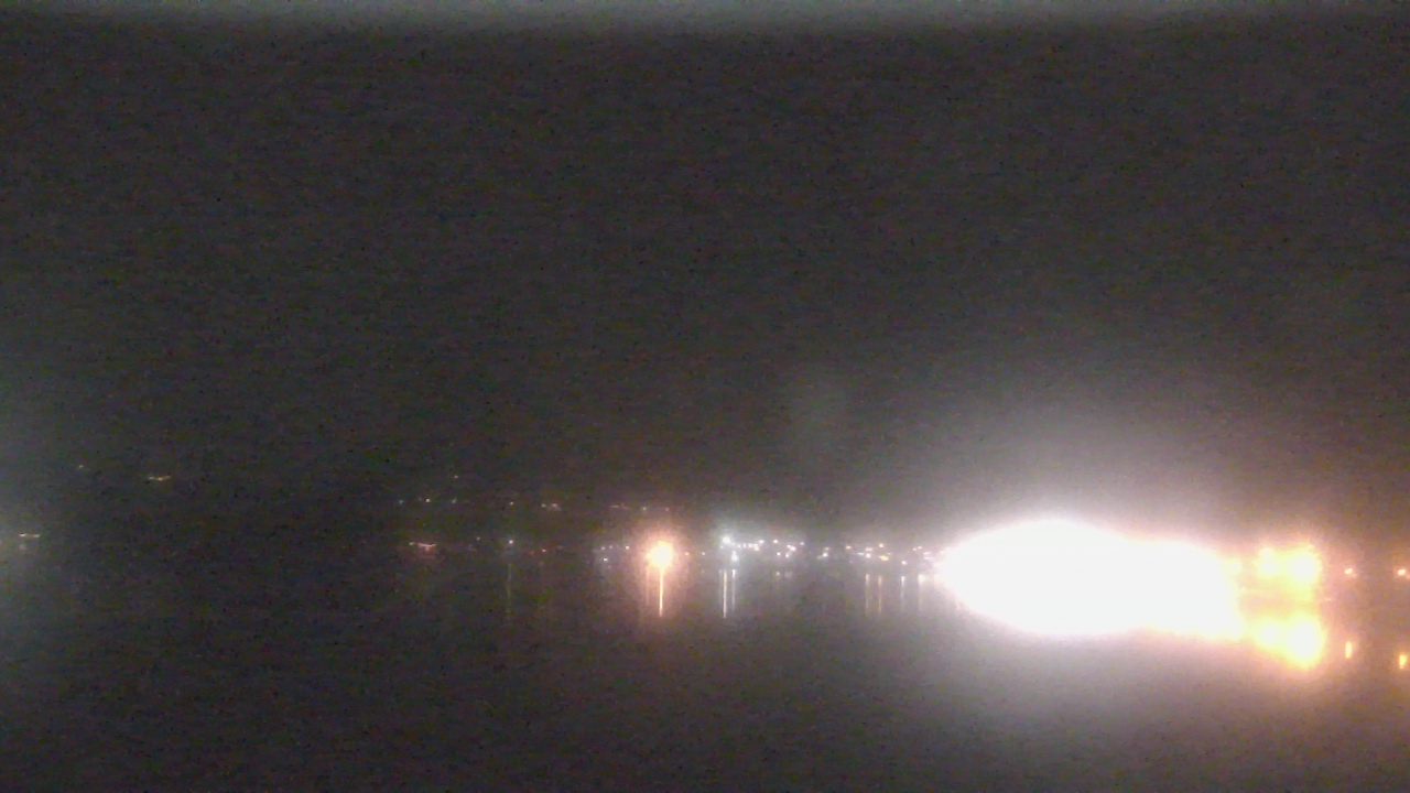 Thumbnail for current weather camera view from Wyndham Garden Lake Guntersville in Guntersville, Alabama