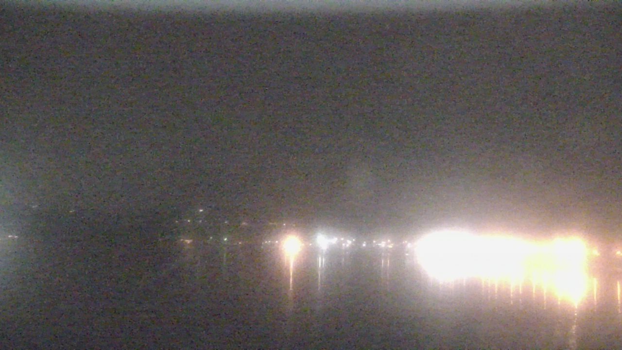 Thumbnail for current weather camera view from Wyndham Garden Lake Guntersville in Guntersville, Alabama