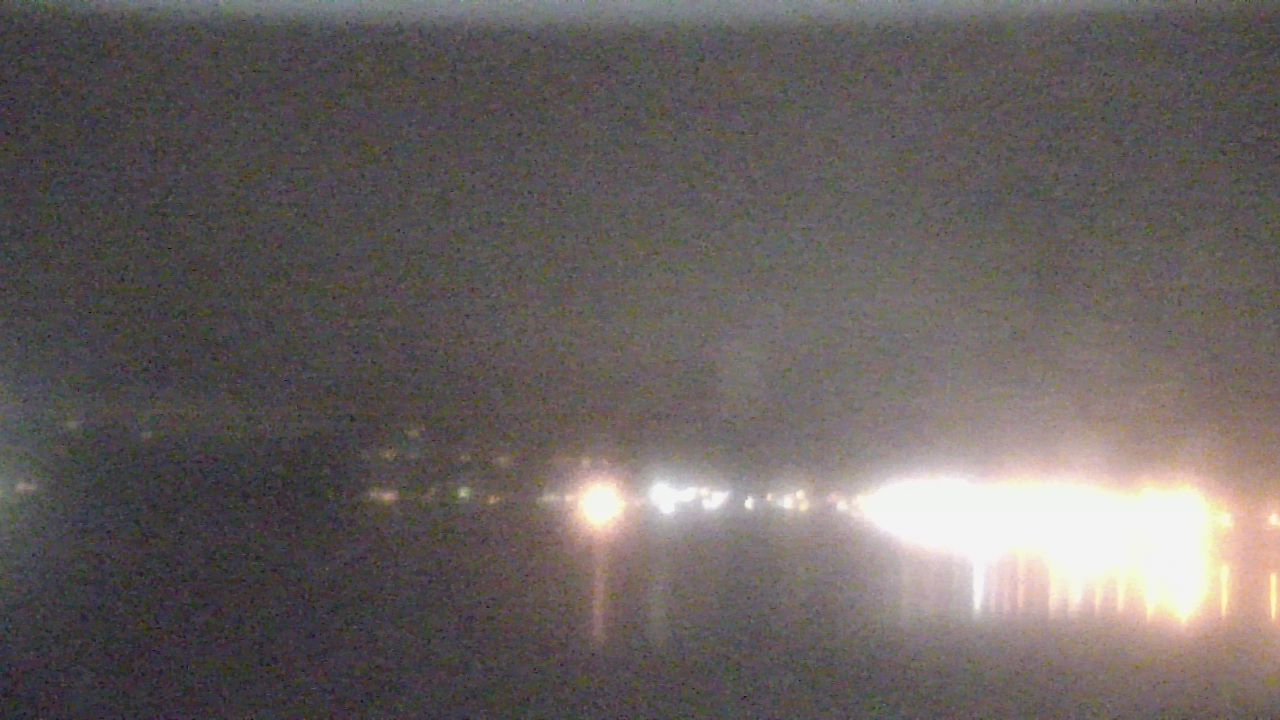 Thumbnail for current weather camera view from Wyndham Garden Lake Guntersville in Guntersville, Alabama