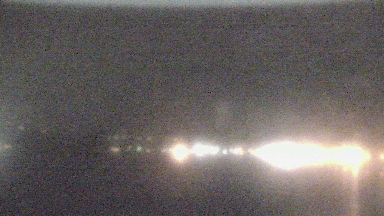 Thumbnail for current weather camera view from Wyndham Garden Lake Guntersville in Guntersville, Alabama