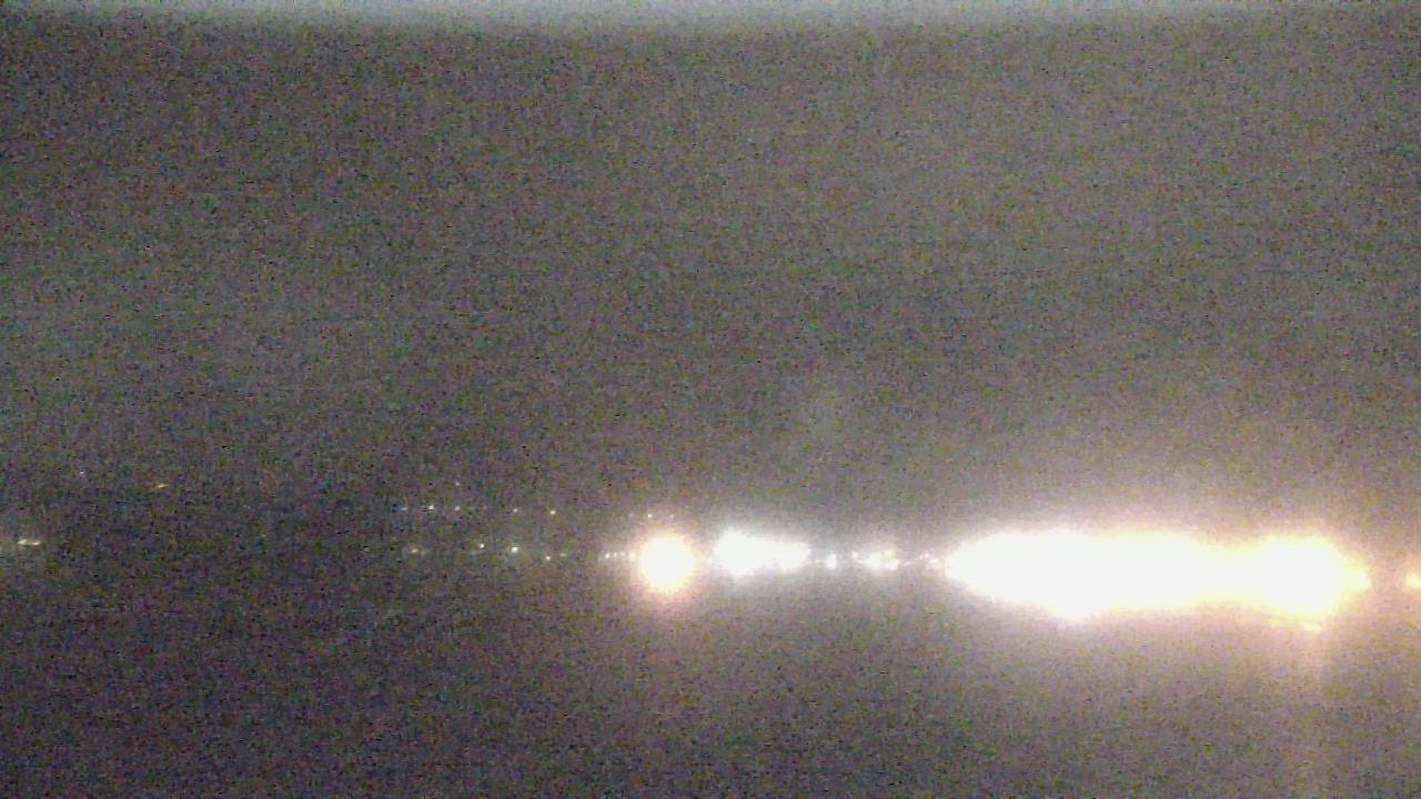 Thumbnail for current weather camera view from Wyndham Garden Lake Guntersville in Guntersville, Alabama