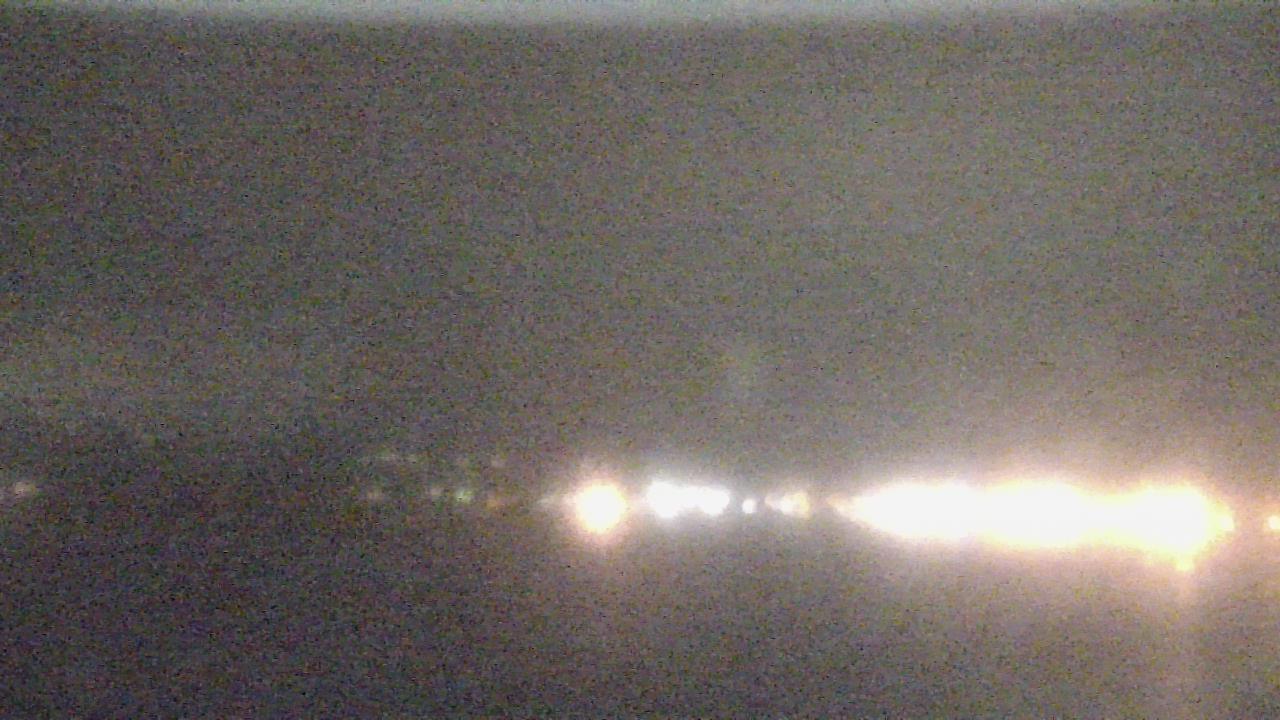 Thumbnail for current weather camera view from Wyndham Garden Lake Guntersville in Guntersville, Alabama