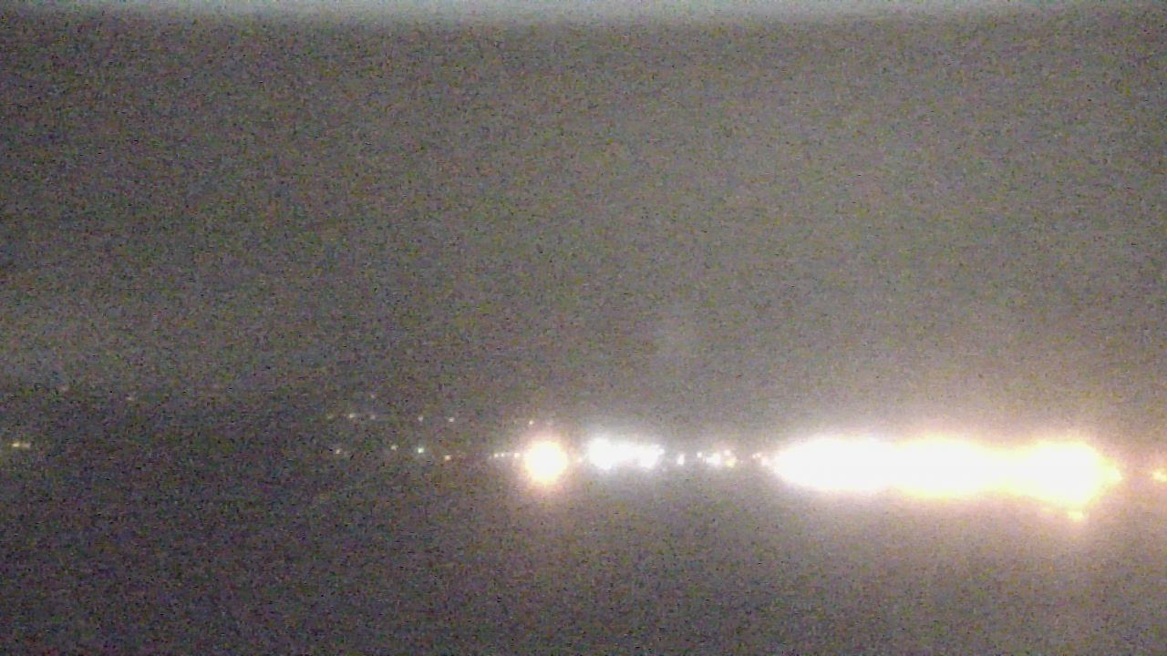 Thumbnail for current weather camera view from Wyndham Garden Lake Guntersville in Guntersville, Alabama