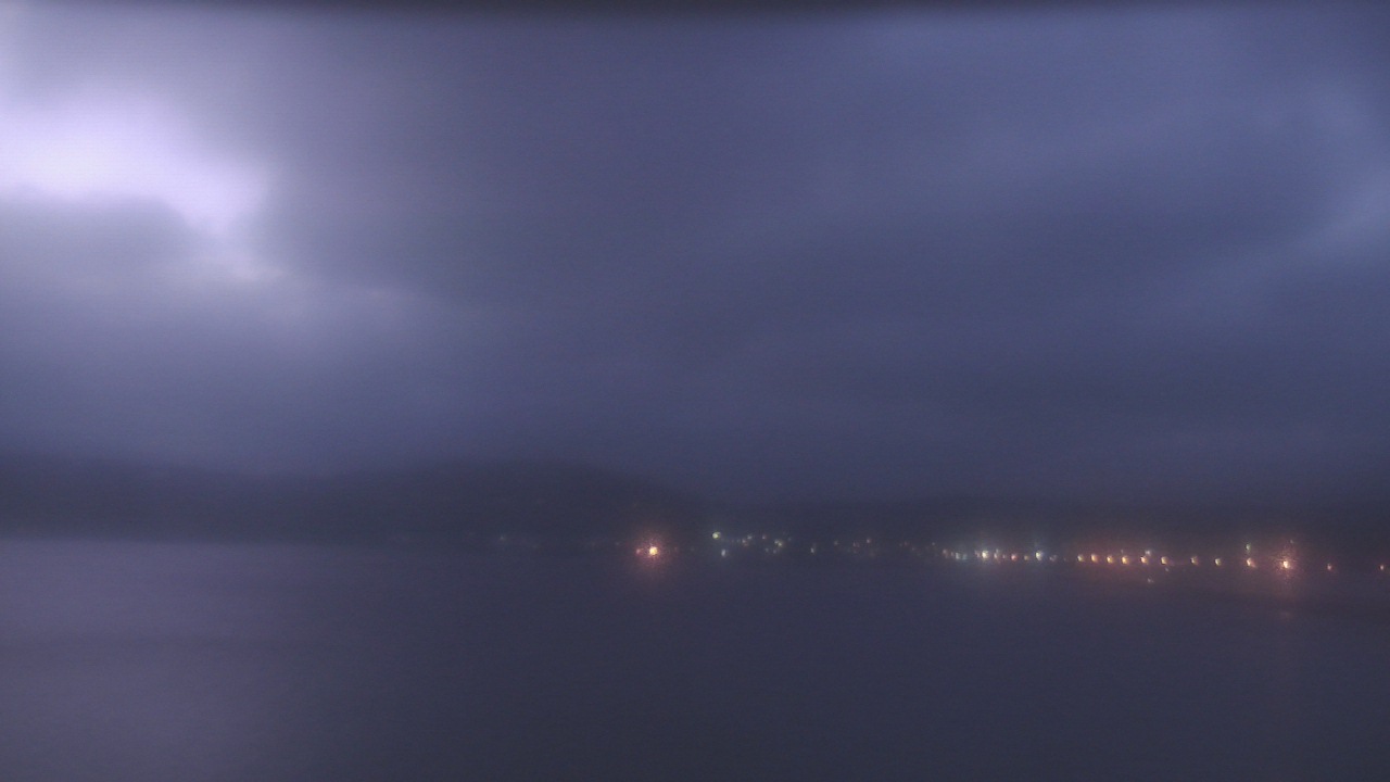Thumbnail for current weather camera view from Wyndham Garden Lake Guntersville in Guntersville, Alabama