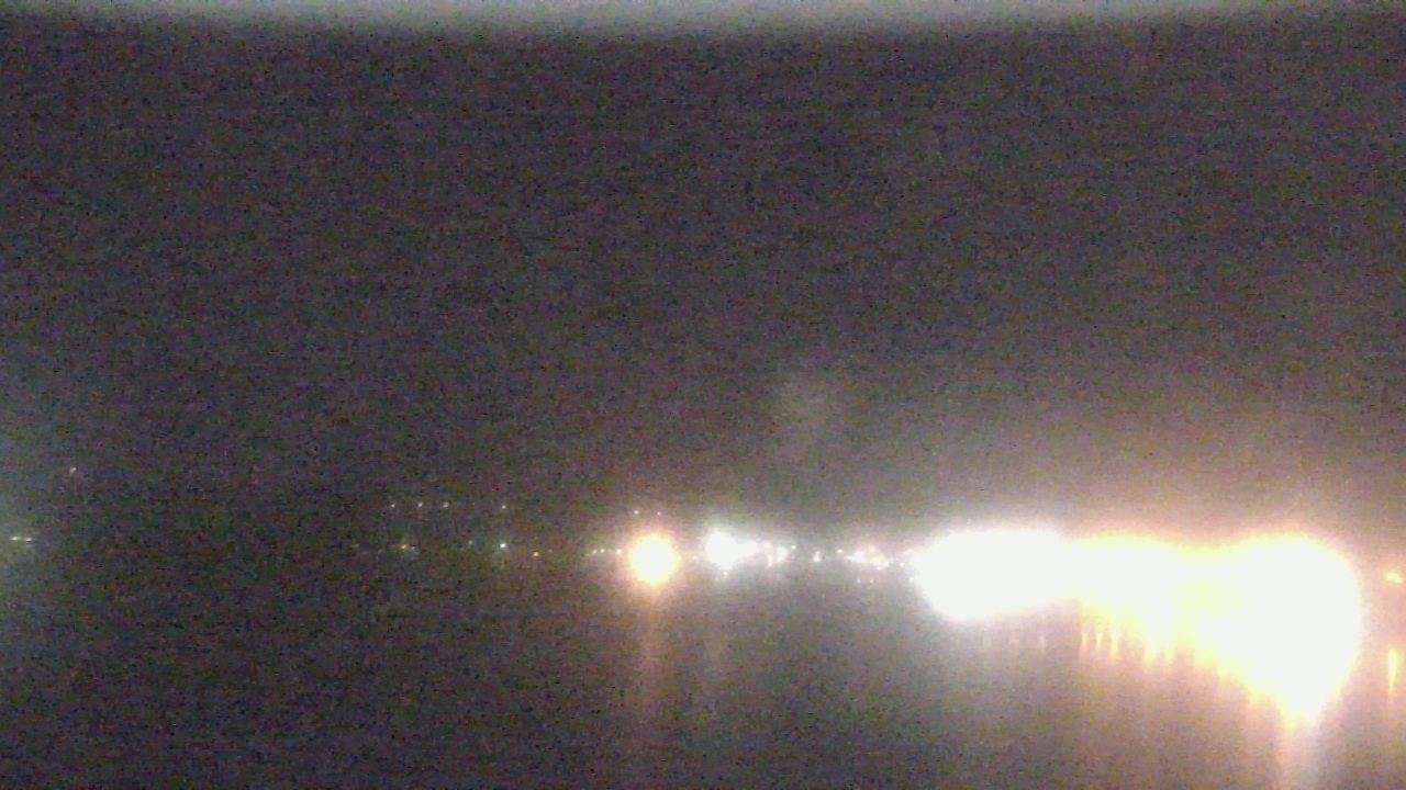 Thumbnail for current weather camera view from Wyndham Garden Lake Guntersville in Guntersville, Alabama