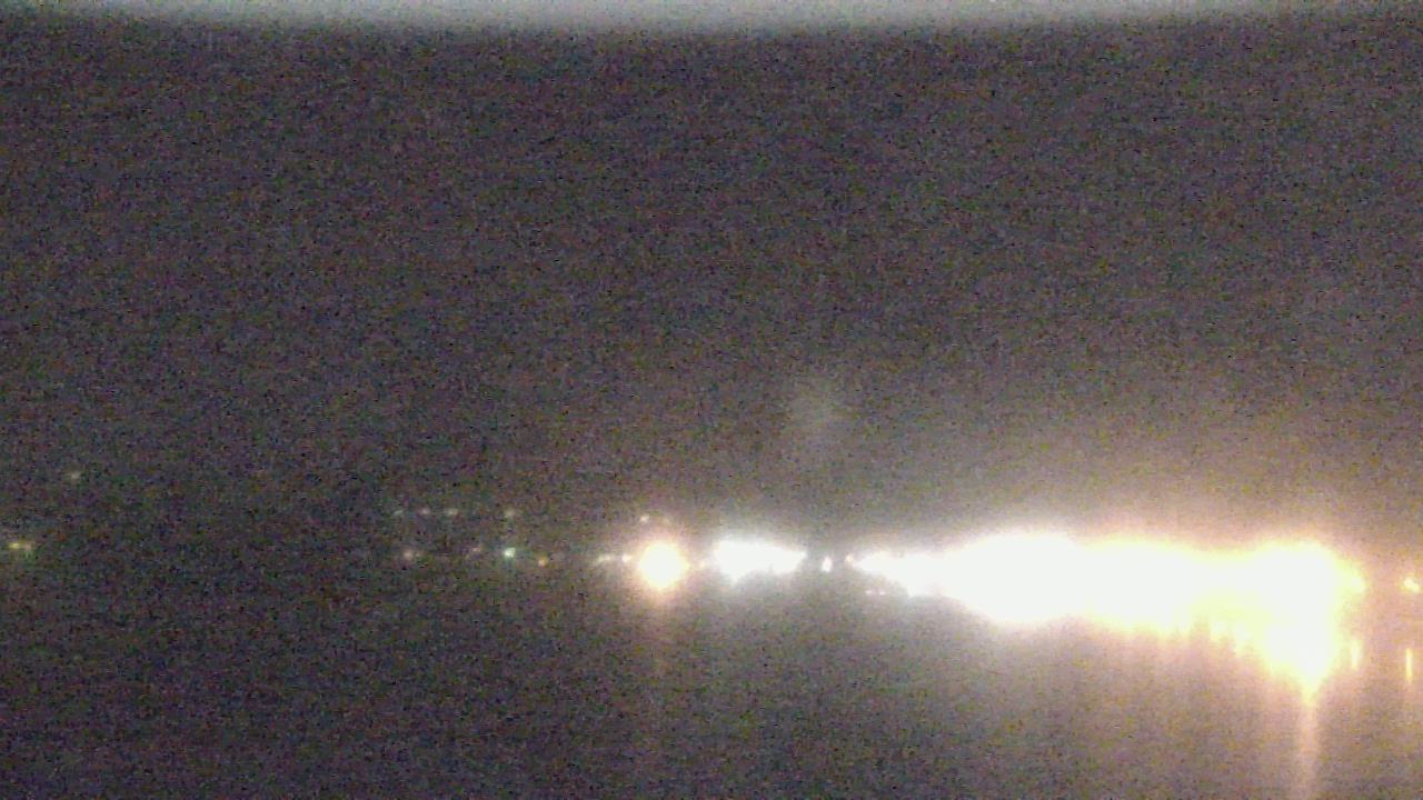 Thumbnail for current weather camera view from Wyndham Garden Lake Guntersville in Guntersville, Alabama