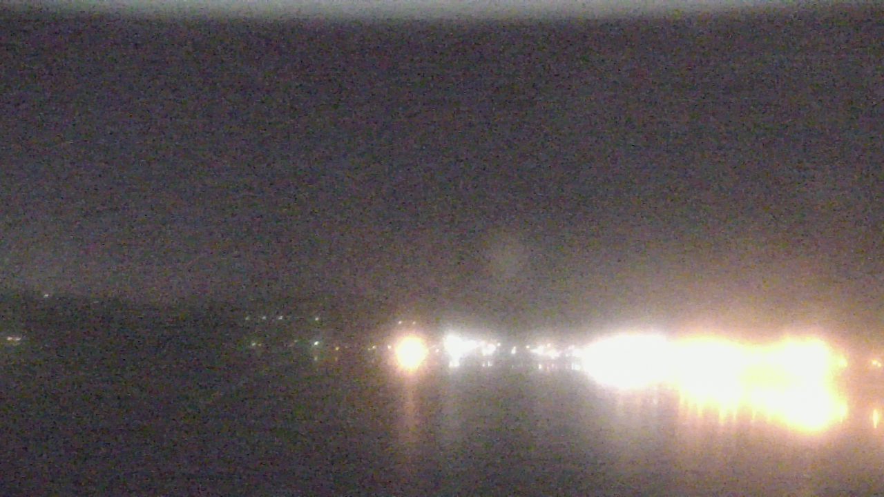 Thumbnail for current weather camera view from Wyndham Garden Lake Guntersville in Guntersville, Alabama