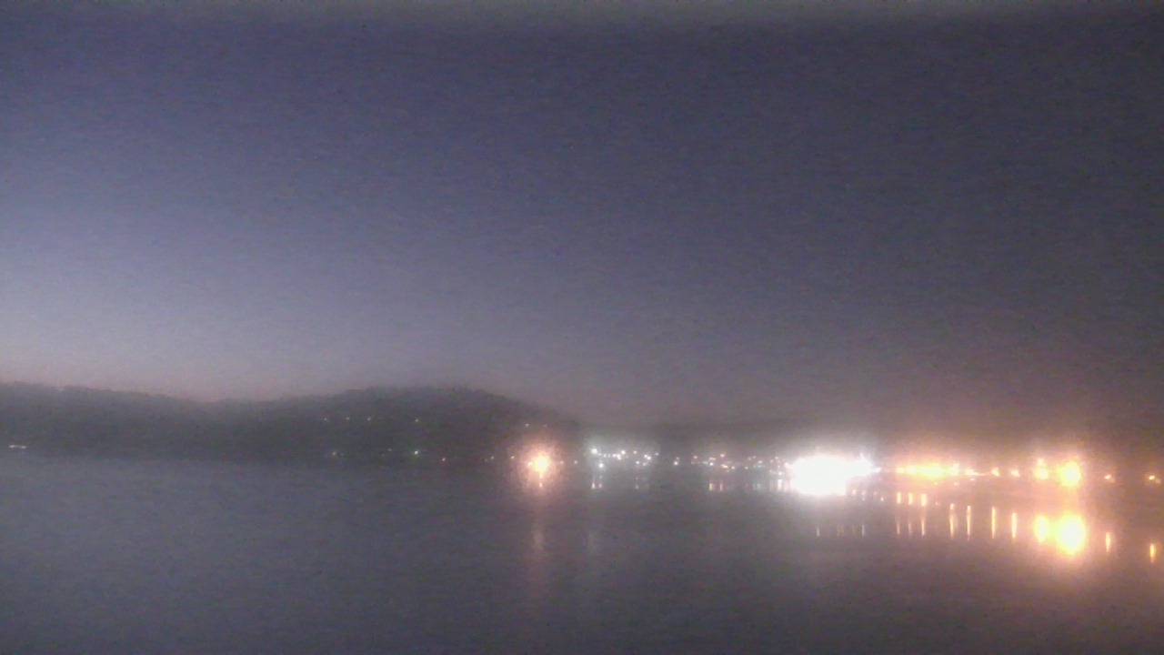 Thumbnail for current weather camera view from Wyndham Garden Lake Guntersville in Guntersville, Alabama
