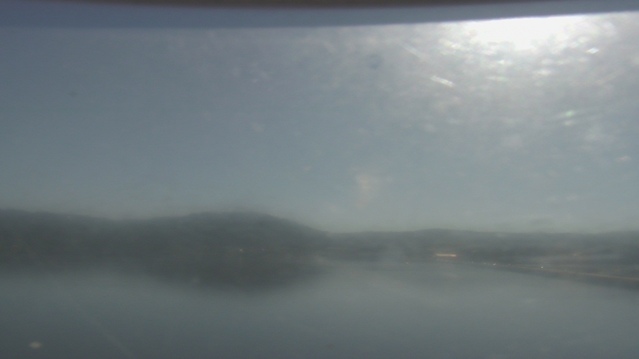 Thumbnail for current weather camera view from Wyndham Garden Lake Guntersville in Guntersville, Alabama