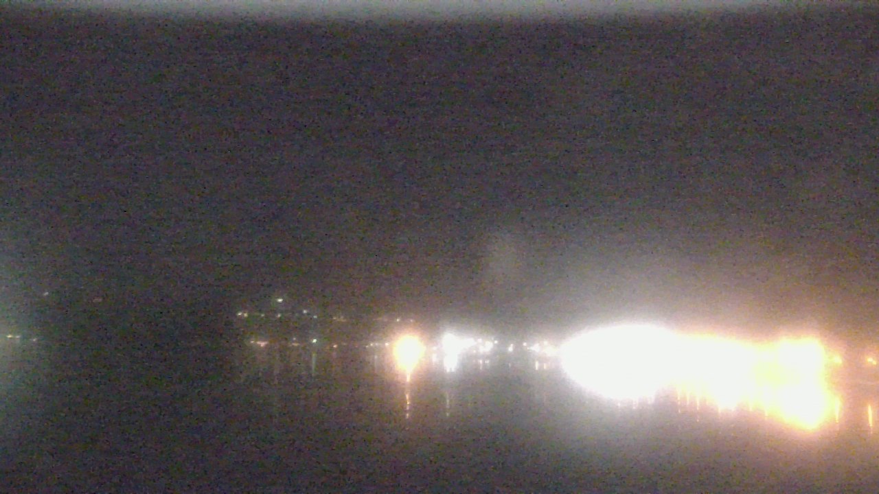 Thumbnail for current weather camera view from Wyndham Garden Lake Guntersville in Guntersville, Alabama