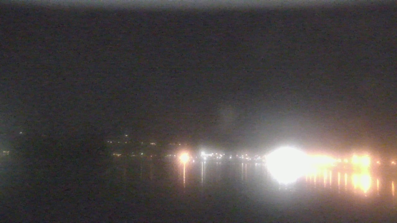 Thumbnail for current weather camera view from Wyndham Garden Lake Guntersville in Guntersville, Alabama