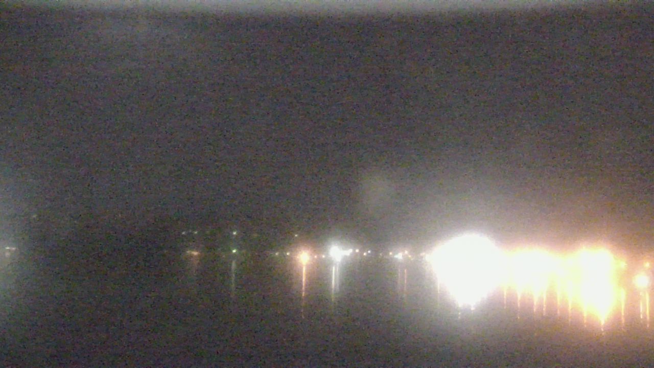 Thumbnail for current weather camera view from Wyndham Garden Lake Guntersville in Guntersville, Alabama