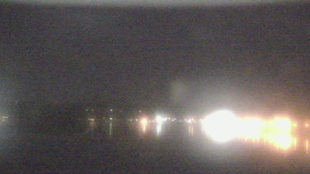 Thumbnail for current weather camera view from Wyndham Garden Lake Guntersville in Guntersville, Alabama