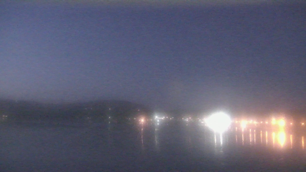 Thumbnail for current weather camera view from Wyndham Garden Lake Guntersville in Guntersville, Alabama