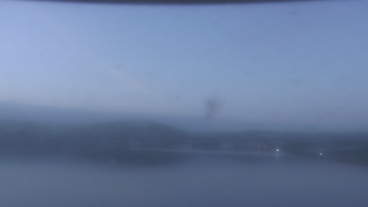Thumbnail for current weather camera view from Wyndham Garden Lake Guntersville in Guntersville, Alabama