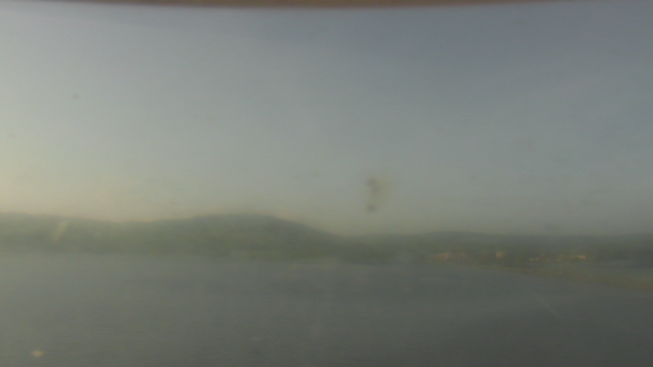 Thumbnail for current weather camera view from Wyndham Garden Lake Guntersville in Guntersville, Alabama
