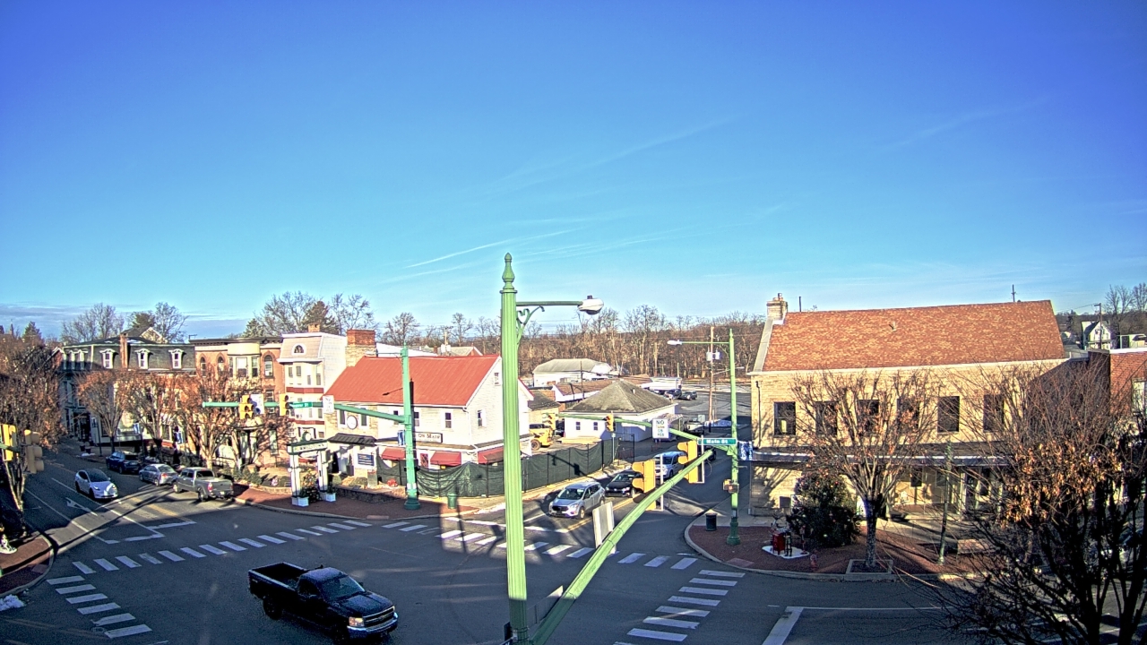 Thumbnail for current weather camera view from JoJos Pizza in Hummelstown, Pennsylvania