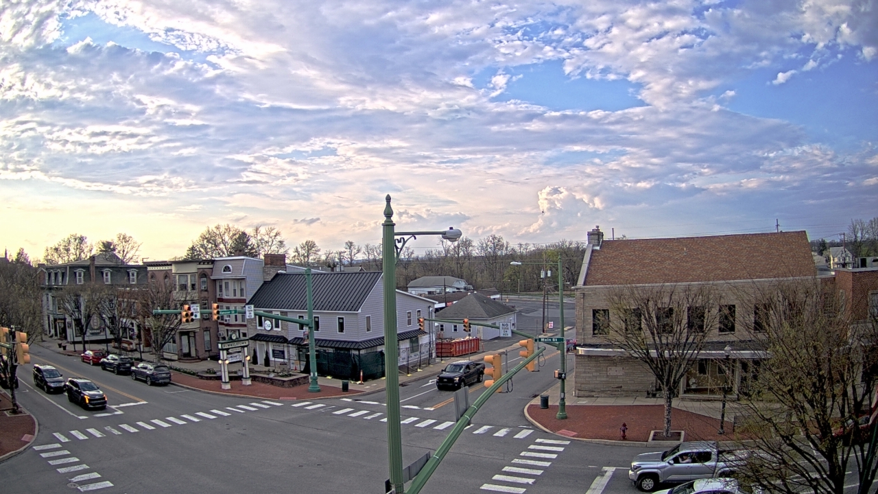 Thumbnail for current weather camera view from JoJos Pizza in Hummelstown, Pennsylvania