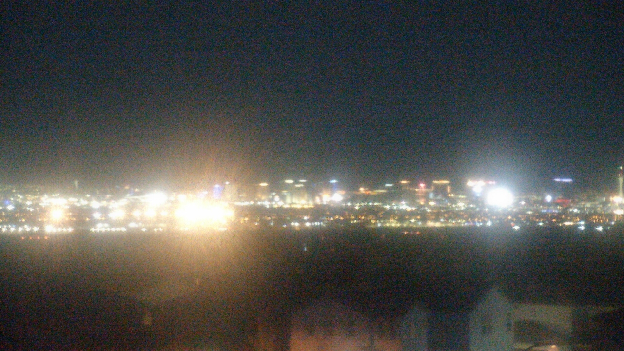 Thumbnail for current weather camera view from Robert and Sandy Ellis ES in Henderson, Nevada