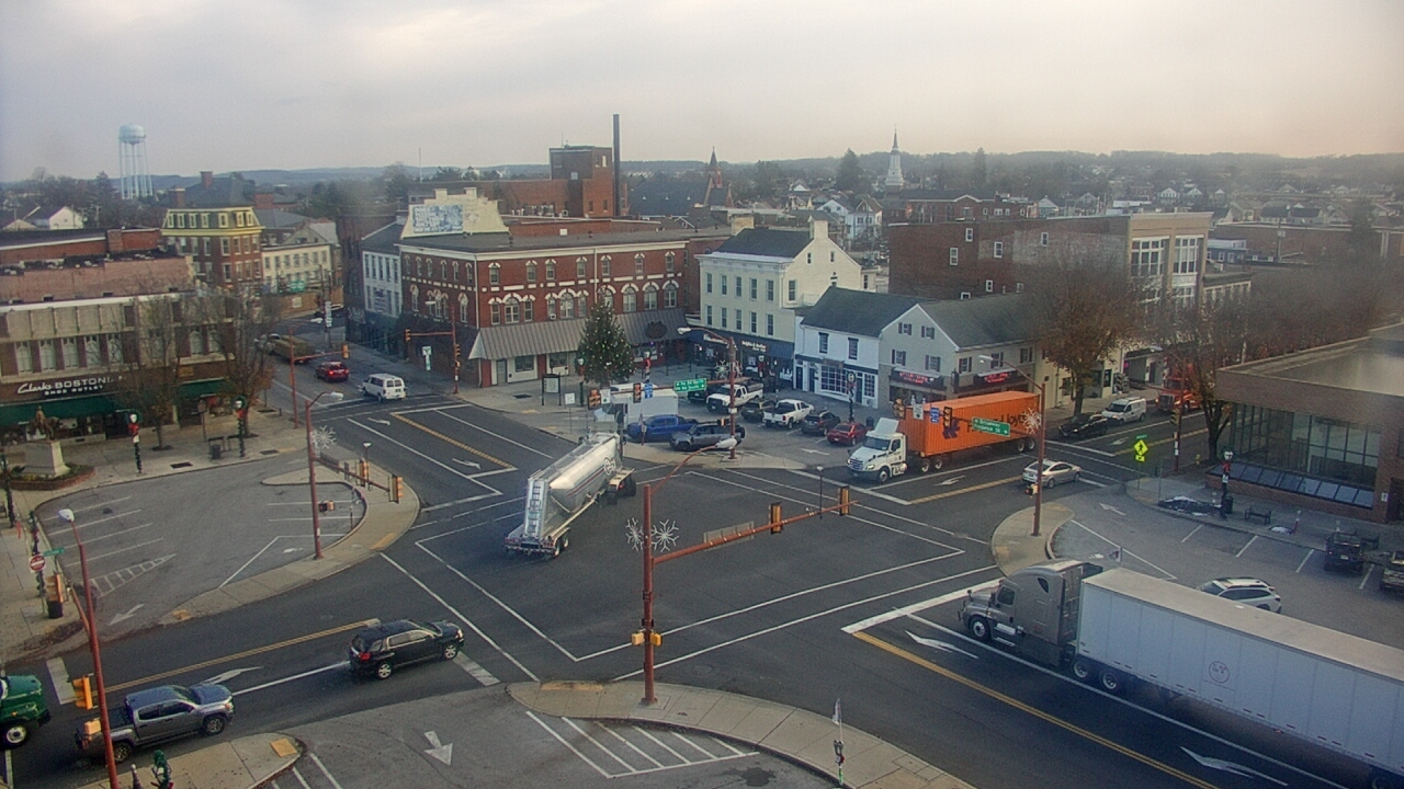 Thumbnail for current weather camera view from Square Commercial Center in Hanover, Pennsylvania
