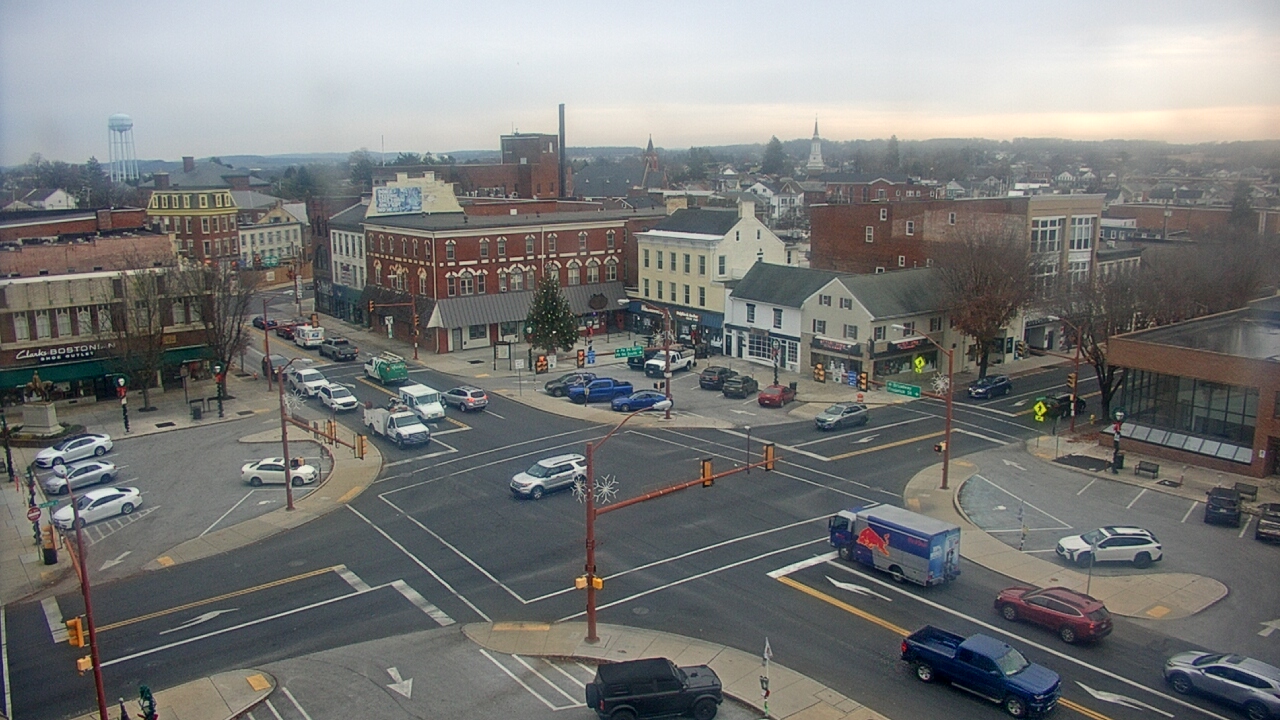 Thumbnail for current weather camera view from Square Commercial Center in Hanover, Pennsylvania
