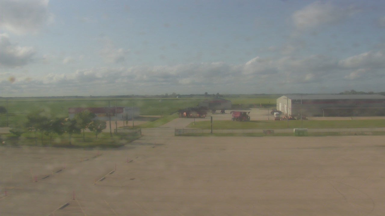 Thumbnail for current weather camera view from Herscher Intermediate School in Herscher, Illinois