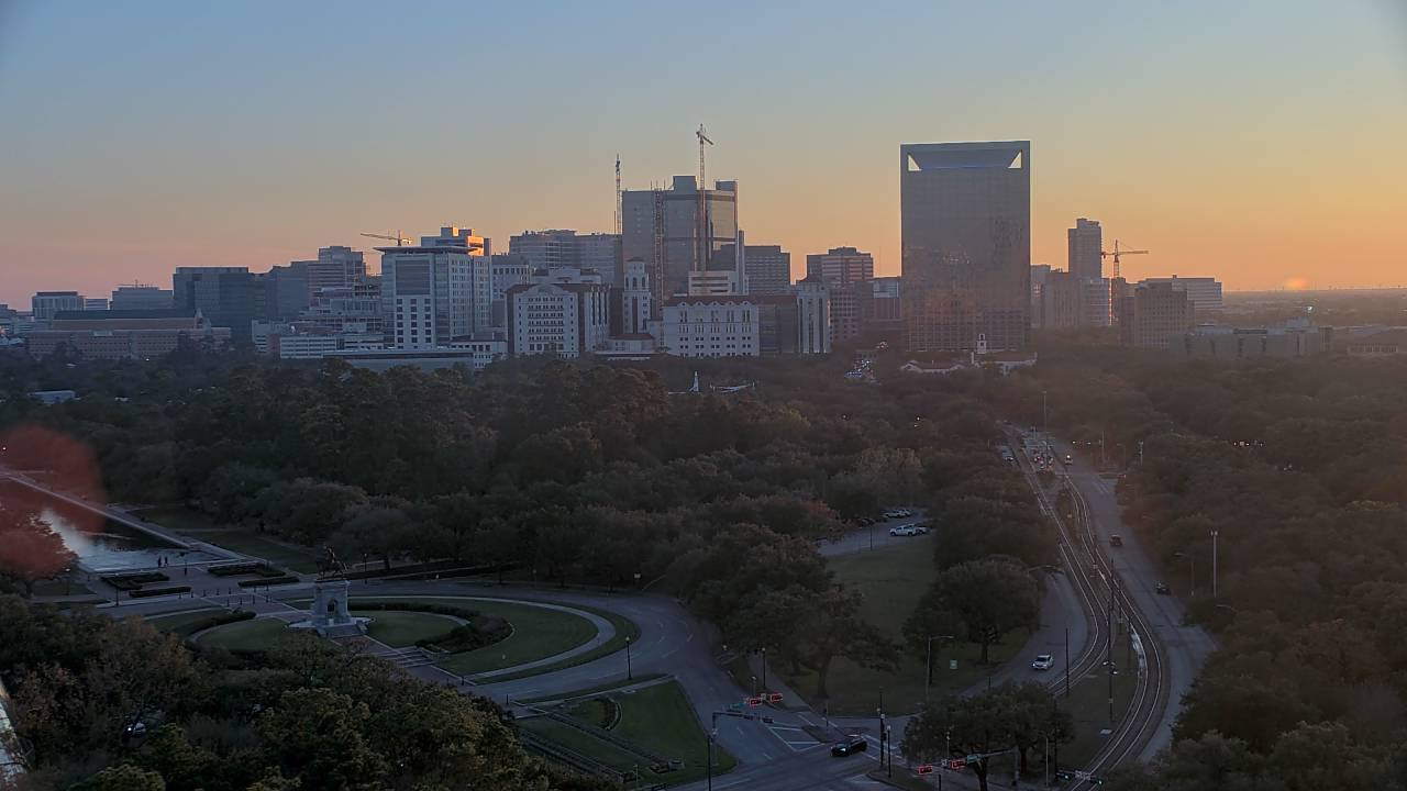 Thumbnail for current weather camera view from Hotel ZaZa in Houston, Texas
