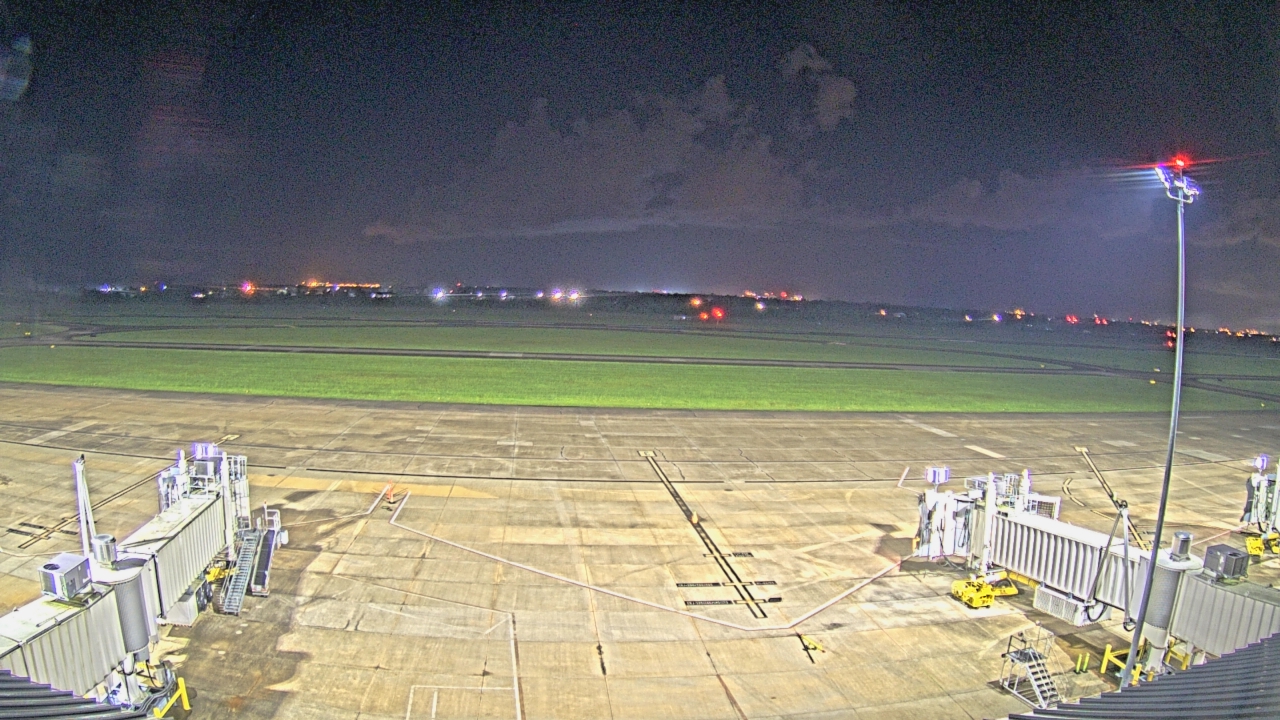 Thumbnail for current weather camera view from Lake Charles Rgnl Arpt terminal bldg in Lake Charles, Louisiana