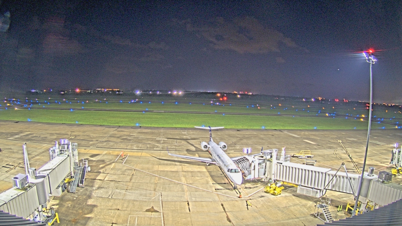 Thumbnail for current weather camera view from Lake Charles Rgnl Arpt terminal bldg in Lake Charles, Louisiana