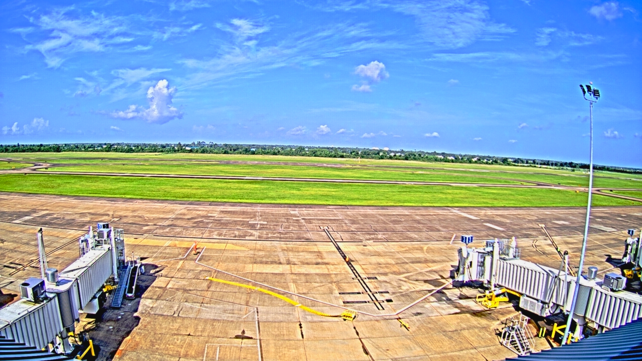 Thumbnail for current weather camera view from Lake Charles Rgnl Arpt terminal bldg in Lake Charles, Louisiana