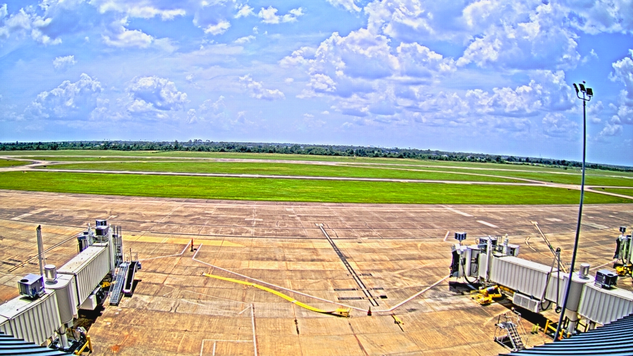 Thumbnail for current weather camera view from Lake Charles Rgnl Arpt terminal bldg in Lake Charles, Louisiana