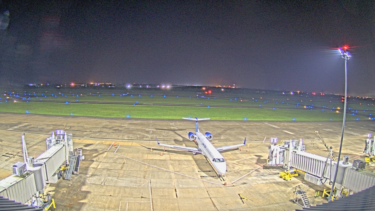 Thumbnail for current weather camera view from Lake Charles Rgnl Arpt terminal bldg in Lake Charles, Louisiana