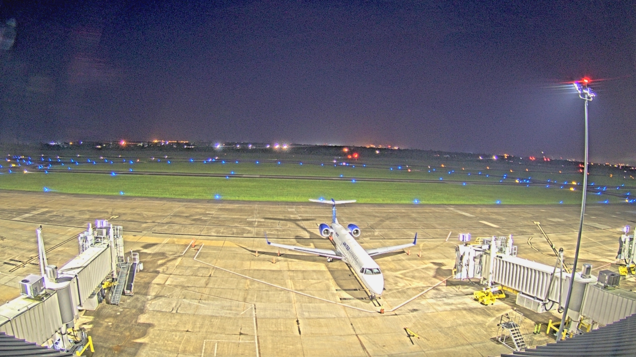 Thumbnail for current weather camera view from Lake Charles Rgnl Arpt terminal bldg in Lake Charles, Louisiana